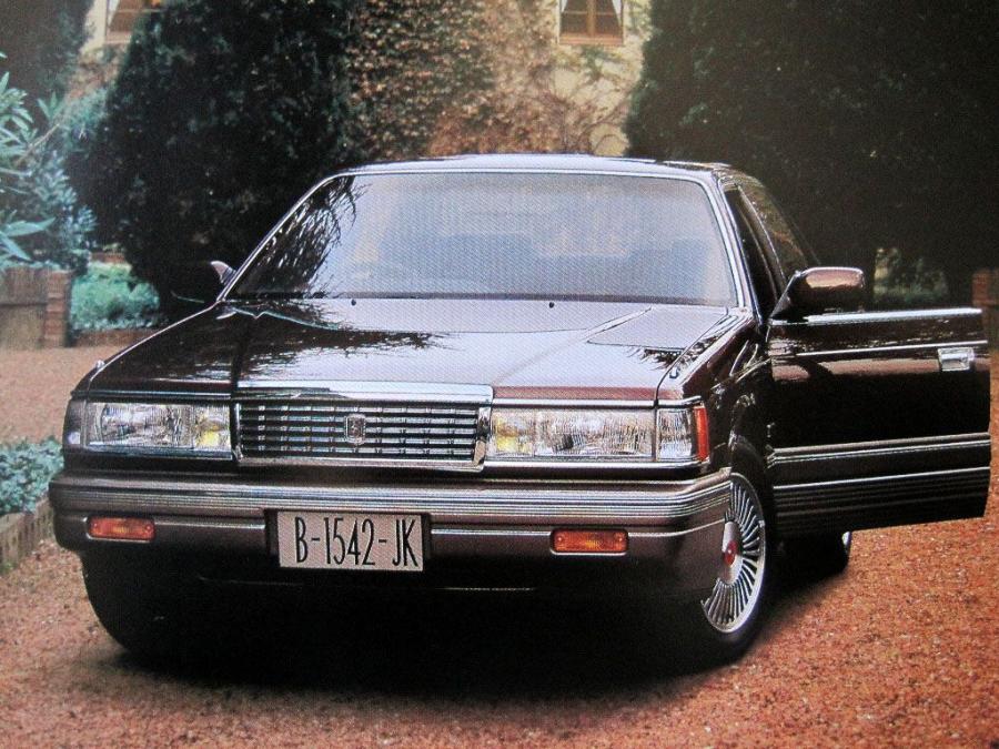  Mazda Luce 4-Door Hardtop 1986 года  (фото 3 из 8)